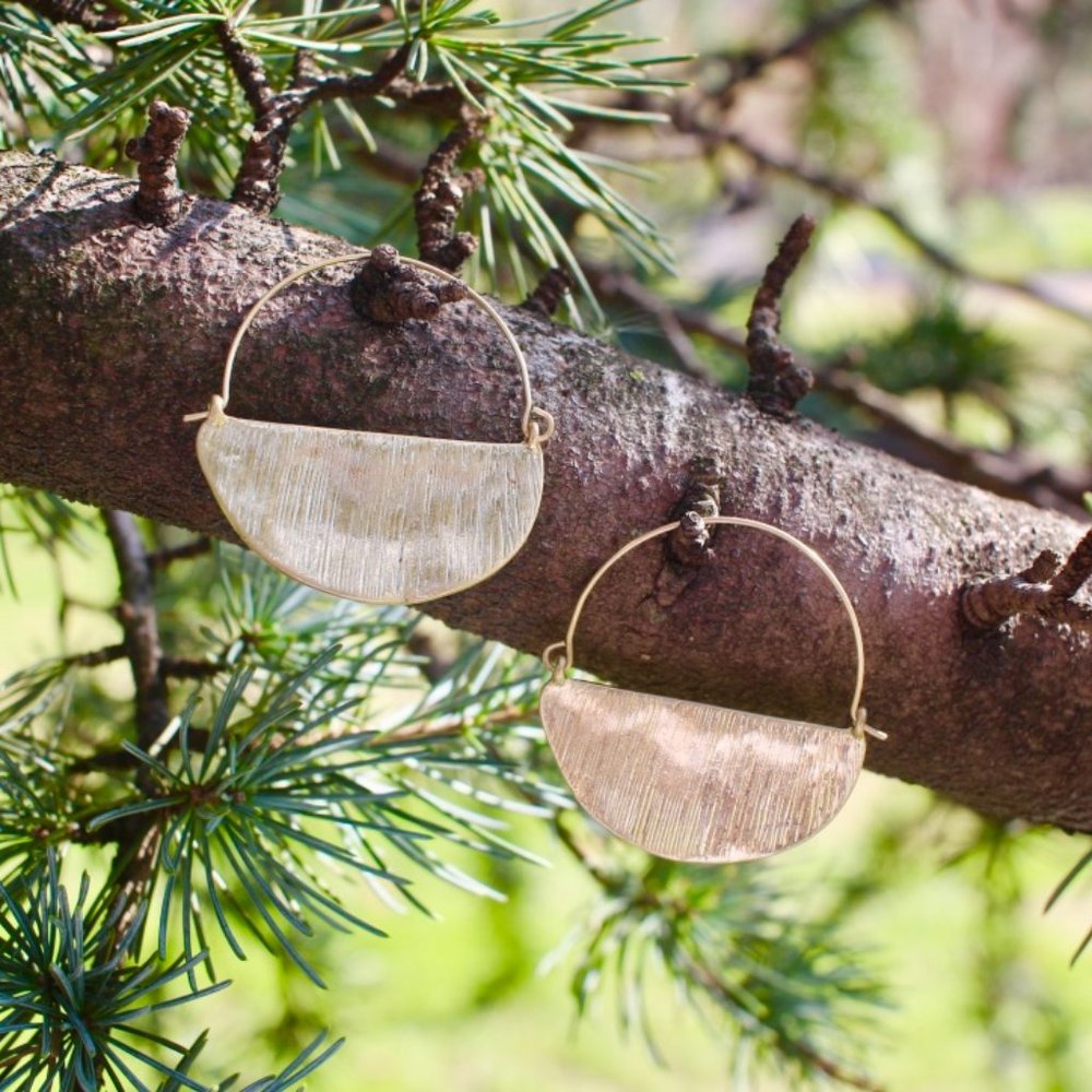Anthropologie Rylan Gold Crescent Hoop Earrings - Picture 9 of 15